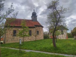 … und die aus Leutershausen umgesetzte Kuratiekirche.