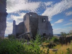 Heute steht die Homburg bei Gössenheim unter Denkmalschutz. Blick auf die Reste der Hauptburg.