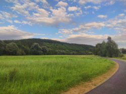 … radelten wir weiter auf dem Wern-Radweg Richtung Retzbach.